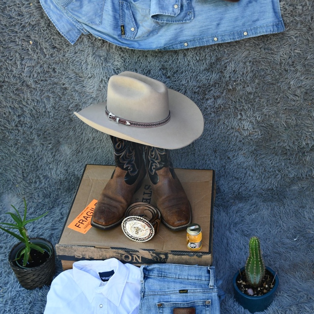 Western Bundle - Picture 2 of 7